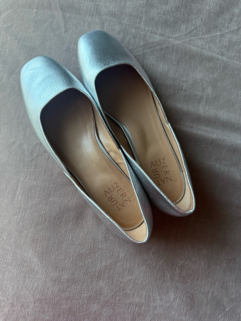 Naturalizer Cody Silver Metallic Leather Flats Size 8.5M - Picture 3 of 6
